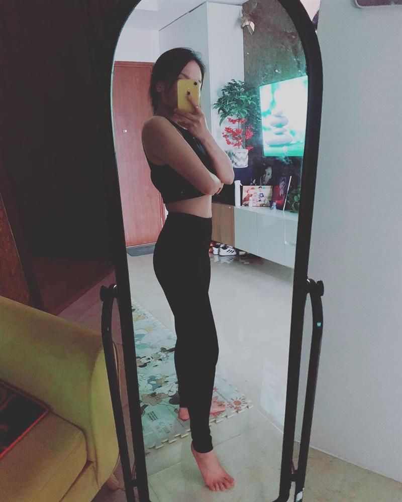 Nàng dâu quốc dân của vũ trụ VTV: Bầu bí lần 2 vẫn xinh đẹp rạng ngời, quan trọng là style hack chiều cao cực cao tay dành cho nàng 30+-5