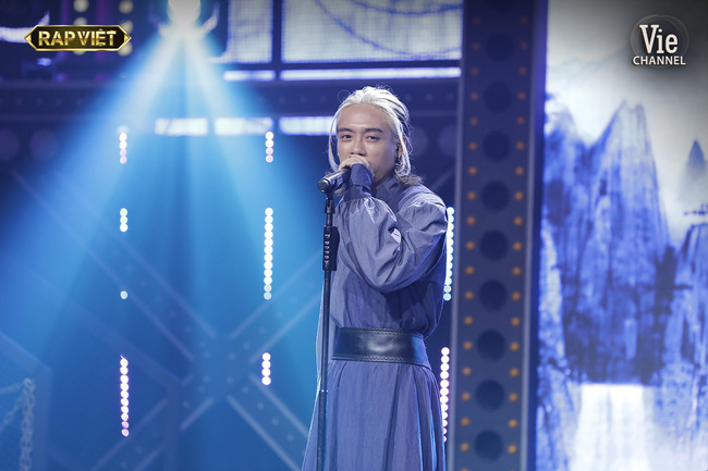 Rap Việt: Dế Choắt tiến thẳng chung kết, nhưng xuất sắc không kém là màn diss nhẹ của 16 Typh với Binz-5