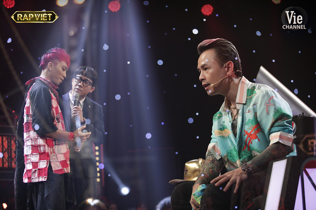 Rap Việt: Dế Choắt tiến thẳng chung kết, nhưng xuất sắc không kém là màn diss nhẹ của 16 Typh với Binz-13
