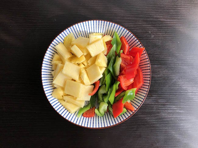 Vẫn là thịt thăn dai khô, nhưng đem xào thế này cơm nấu nhiều thế nào cũng chẳng đủ-3