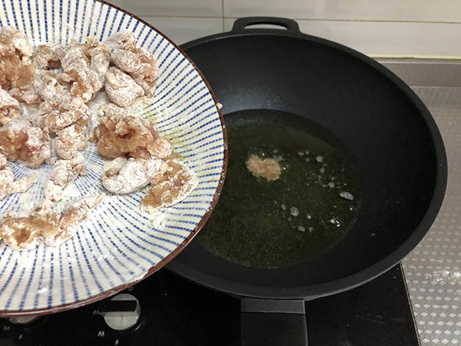 Vẫn là thịt thăn dai khô, nhưng đem xào thế này cơm nấu nhiều thế nào cũng chẳng đủ-4