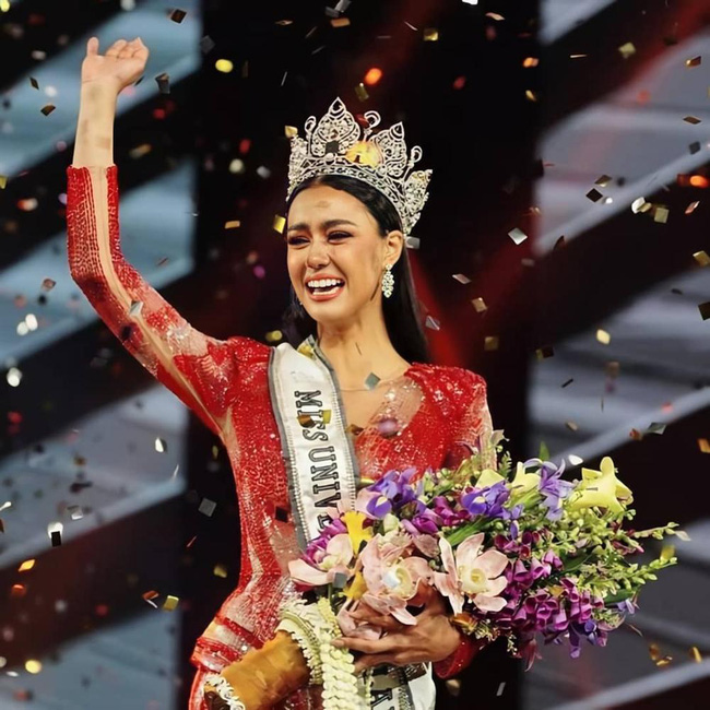Tân Hoa hậu Hoàn vũ Thái Lan: Bông hồng lai nóng bỏng, học vấn đáng nể, vừa đăng quang đã được dự đoán là ứng cử viên sáng giá của Miss Universe-2