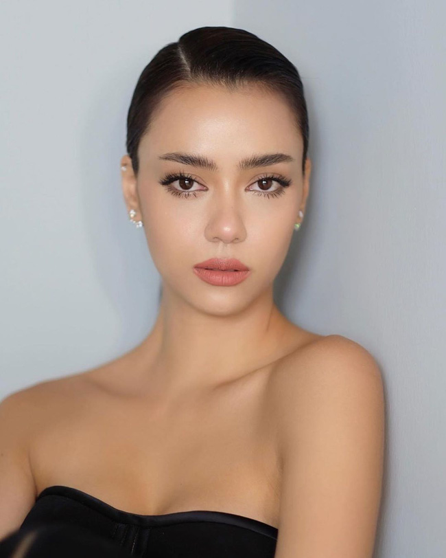 Tân Hoa hậu Hoàn vũ Thái Lan: Bông hồng lai nóng bỏng, học vấn đáng nể, vừa đăng quang đã được dự đoán là ứng cử viên sáng giá của Miss Universe-10