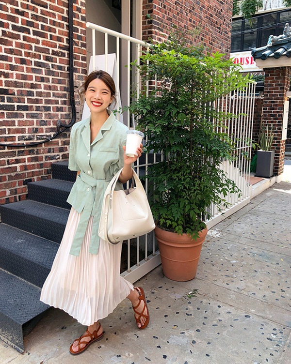 3 kiểu chân váy có khả năng hô biến 5kg, giúp các chị em trông thon thả hơn tức thì-6