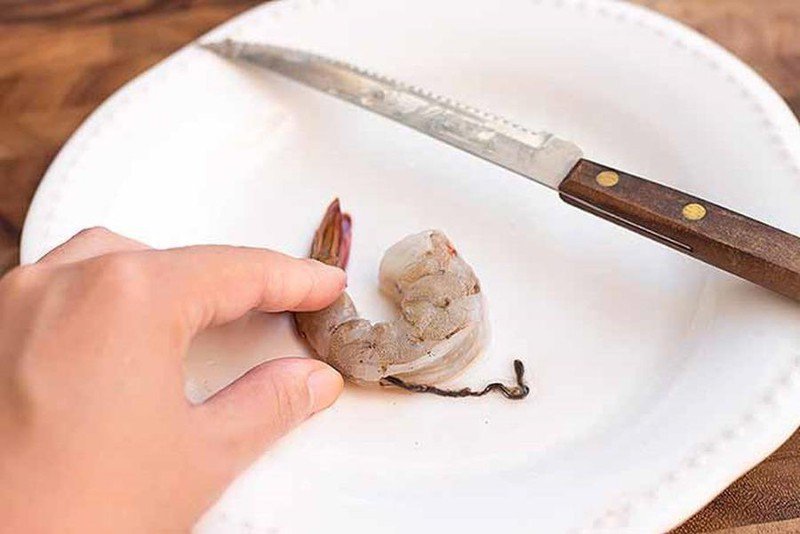 Chỉ đen ở lưng tôm có cần thiết phải bỏ không? Sự thật đằng sau ai cũng bất ngờ-4