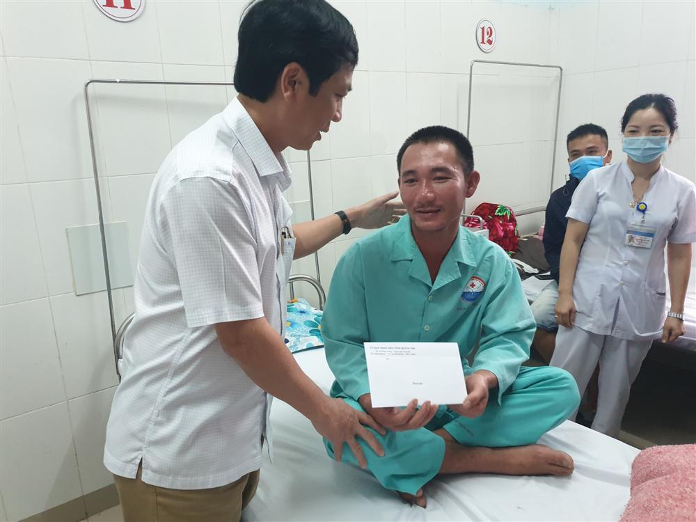 Lời kể của thuyền viên 4 ngày ròng rã bám ống khói tàu Vietship 01 mắc cạn trên biển-3