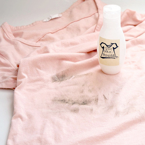 Cho dù áo màu bị bẩn nghiêm trọng đến đâu thì những phương pháp đơn giản này cực kỳ hữu ích-1