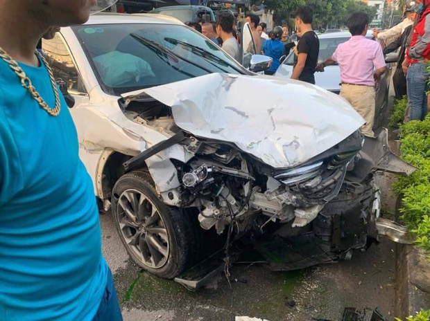 Vụ ô tô điên đâm hàng loạt phương tiện khiến 1 người tử vong ở Hà Nội: Tài xế 18 tuổi khai mượn xe của anh rể-1