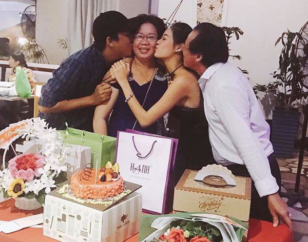 Hoa hậu trẻ tuổi gia thế đáng gờm: 19-20 tuổi đã ở nhà sang, bố mẹ cưng như công chúa-10