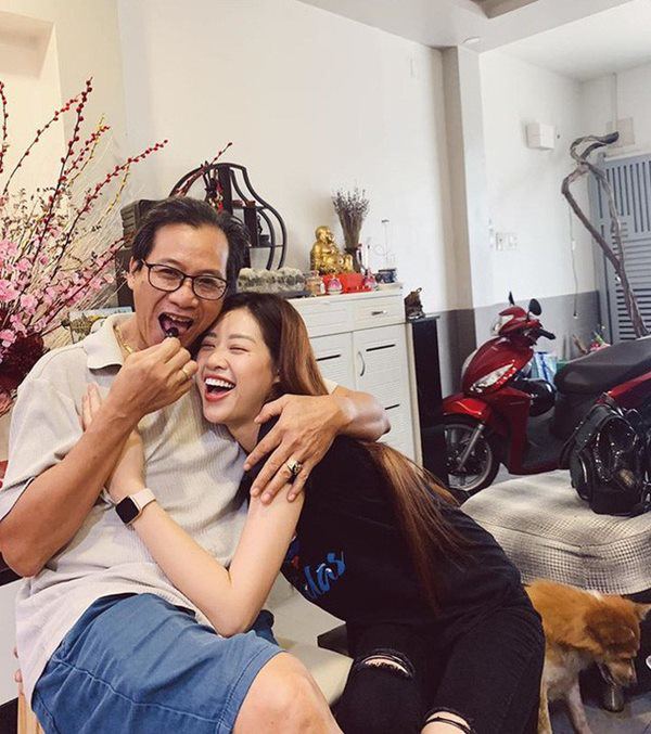 Hoa hậu trẻ tuổi gia thế đáng gờm: 19-20 tuổi đã ở nhà sang, bố mẹ cưng như công chúa-12