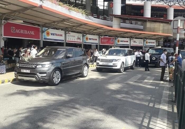 Dàn siêu xe đón dâu ở Hà Nội là của đại gia nào?-2