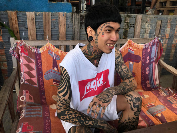 Thí sinh đầu tiên vào chung kết Rap Việt: Cơ cực mưu sinh và ý nghĩa hình xăm trên cơ thể-3