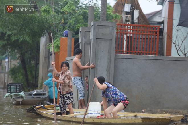 Người dân 5 ngày ăn cháo trắng kèm muối, đêm không dám ngủ trong trận lũ lịch sử ở Quảng Bình-8