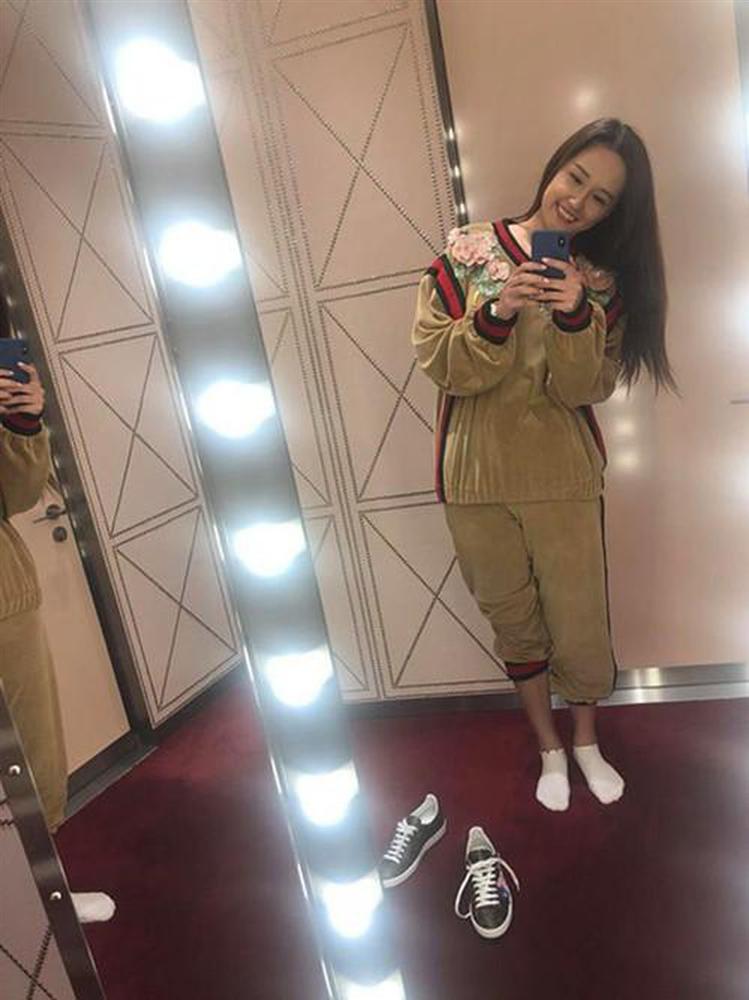 Mai Phương Thúy chi 250 triệu sắm áo Gucci như tấm chăn len”, chịu chơi số 2 thì Vbiz không ai nhận số 1-11
