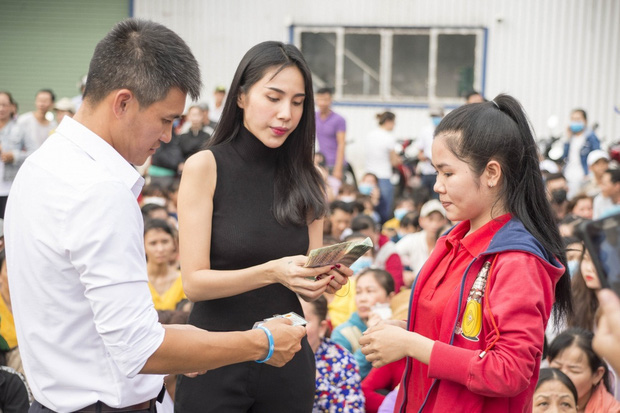 Thuỷ Tiên kêu gọi được 1 tỷ đồng chỉ trong 1 tiếng, quyết định đến miền Trung cứu trợ người dân chống lũ!-5