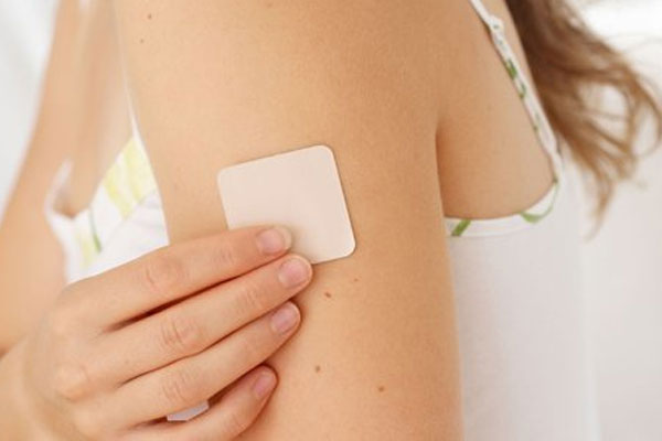 Sốt xình xịch miếng dán tránh thai: Công dụng như thế nào?-1