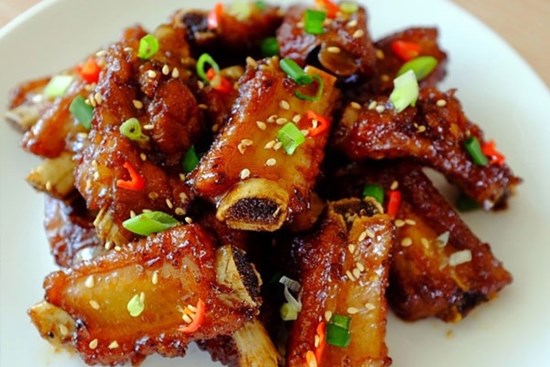 Làm sườn xào chua ngọt cho giấm hay đường trước, bí quyết của đầu bếp khiến bạn bất ngờ