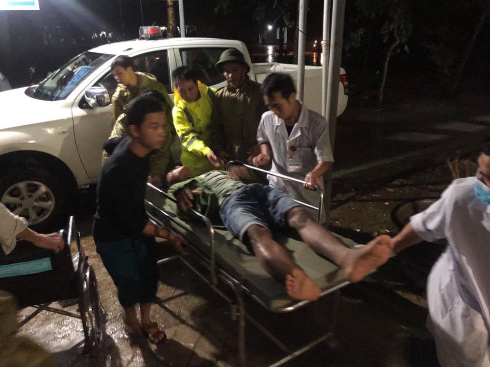 Sản phụ khóc ngất nghe tin chồng tử nạn ở Thủy điện Rào Trăng 3-5