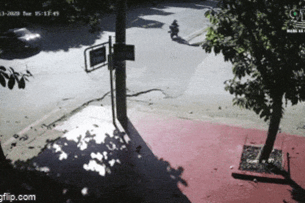 Hàng loạt tay đua gặp nạn tại khúc cua tử thần-1