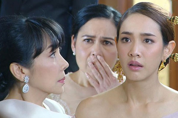 Làm dâu 5 năm, lần đầu tiên được mẹ chồng tặng quà, tôi đang mừng thì bàng hoàng khi nghe bí mật bà tiết lộ-2