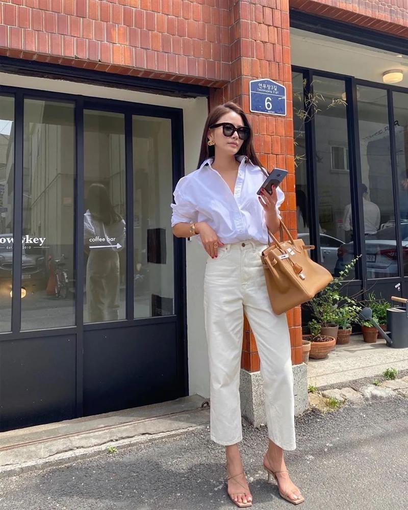 Áo sơ mi + Quần cạp cao: Combo toàn năng vừa hack dáng tài tình mà cũng max thanh lịch của nàng công sở sành điệu-1
