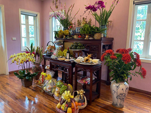 Quách Ngọc Ngoan, Phượng Chanel đăng ảnh trong ngày giỗ bố, lộ nơi đang ở của 2 vợ chồng-6