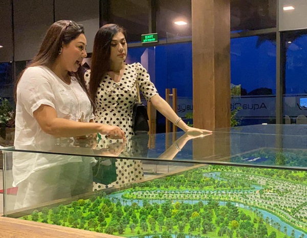 Lâm Khánh Chi vác ba lô, mang cọc tiền tỷ chất như... gạch xây nhà đi tậu biệt thự: Ba mấy tỷ mà tôi chốt trong vòng 1 nốt nhạc-2