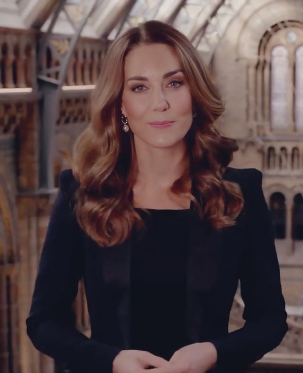 Công nương Kate được khen ngợi vẻ đẹp hoàn mỹ trong lần xuất hiện mới nhất khiến Meghan bị lép vế, cho thấy đẳng cấp hoàn toàn khác biệt-3