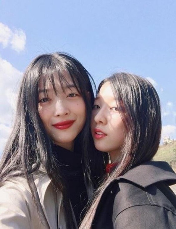 Sao Hàn đến viếng mộ Sulli trong ngày giỗ đầu: Xin lỗi vì đã khóc!-6