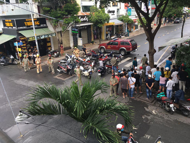 Nữ quái cướp ngân hàng ở TP.HCM bị bắt khi đang mua kim cương trong trung tâm thương mại-2