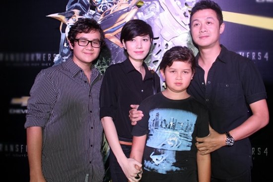 Hai cậu con trai lai Tây của MC Anh Tuấn: Càng lớn càng giống hệt bố, học rất giỏi và được nuôi dạy tinh tế đến nhường này