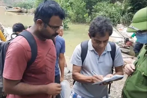 Hình ảnh gây sốc về trạm kiểm lâm nơi 13 chiến sĩ gặp nạn trên đường cứu hộ thủy điện Rào Trăng 3: Không còn gì ngoài đất đá, tiếng gọi còn ai không mãi không được đáp lời-10