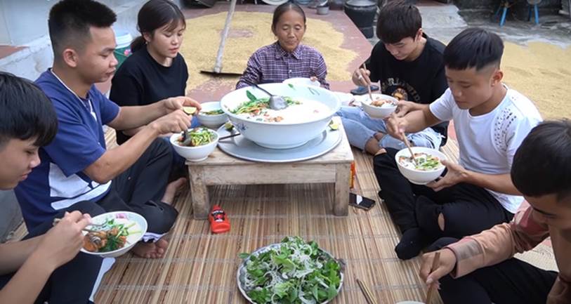 Bà Tân Vlog tái xuất với bát bún cá siêu to khổng lồ, đánh bay tin đồn nghỉ làm video sau lùm xùm của con trai-3