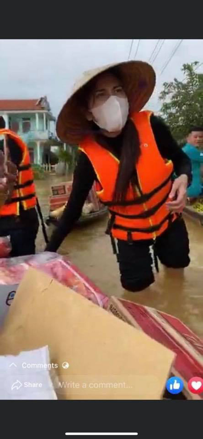 Thuỷ Tiên đã kêu gọi được 22 tỷ đồng sau 2 ngày, cảnh thân mảnh mai lội nước cứu trợ bà con miền Trung gây xúc động!-3