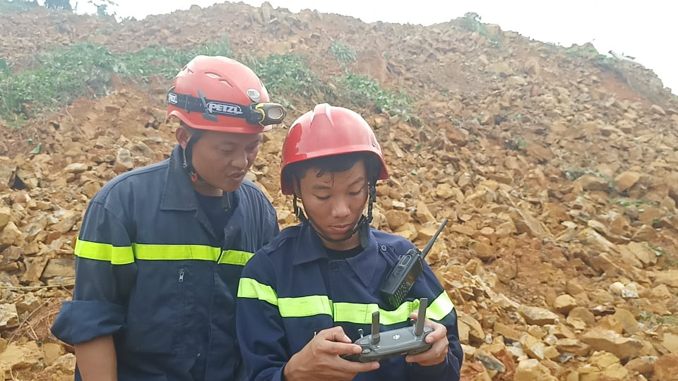 CẬN CẢNH: Kinh hoàng hiện trường sạt lở đất vùi lấp nhà điều hành Thủy điện Rào Trăng 3-12