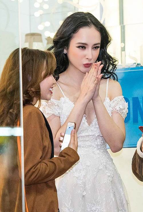 Trăm kiểu thời trang phang thời tiết của sao: se lạnh mặc hở hang, khoác áo lông giữa trời nóng-2