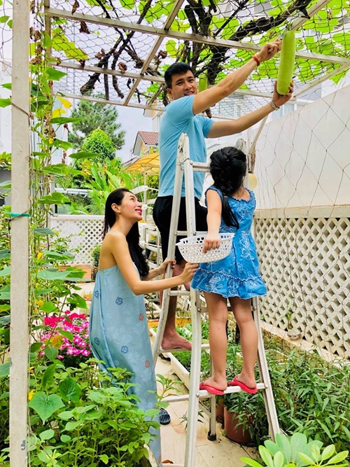 Thủy Tiên: Nữ ca sĩ lớn lên trong tủi nhục trở thành cô tiên xinh đẹp trọn vẹn việc nước - việc nhà-7