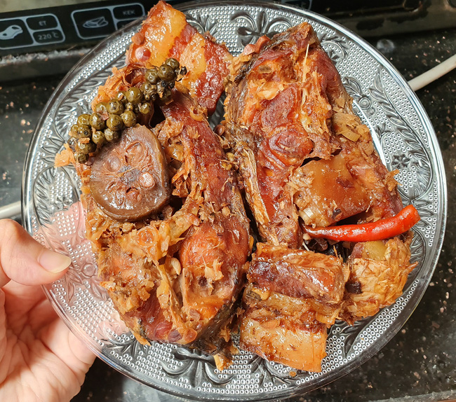 Mẹ 8x chỉ cách kho cá vừa nhàn vừa ngon bằng nồi cơm điện, hội chị em lười ai cũng có thể học theo dễ dàng-5