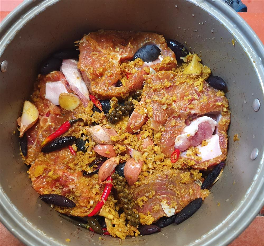 Mẹ 8x chỉ cách kho cá vừa nhàn vừa ngon bằng nồi cơm điện, hội chị em lười ai cũng có thể học theo dễ dàng-7