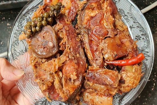 Mẹ 8x chỉ cách kho cá vừa nhàn vừa ngon bằng nồi cơm điện, hội chị em lười ai cũng có thể học theo dễ dàng