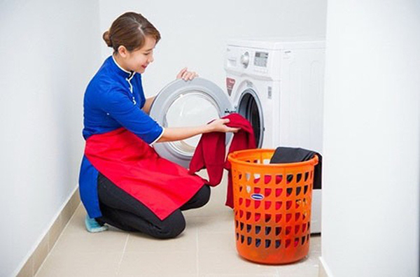 Thuê giúp việc về chăm mẹ chồng ốm, nửa tháng sau qua thăm thì bàng hoàng phát hiện cô ta không phải dạng vừa đâu-1