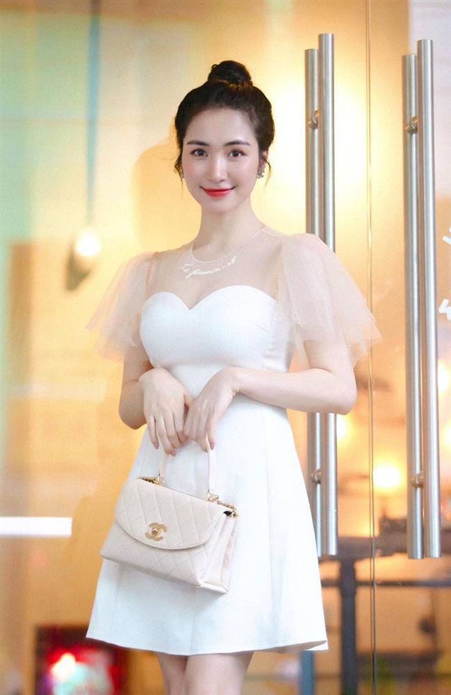 3 năm hẹn hò với thiếu gia, Hòa Minzy thay đổi từng chân tơ kẽ tóc: Đồ hiệu dát không ngơi tay, mỗi bộ cánh lại có một chiếc túi hiệu xuyệt tông đi kèm-20