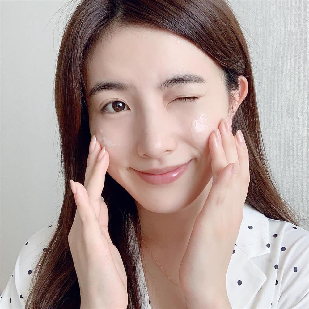 Chuyên gia da liễu bóc trần sự thật của các sản phẩm trẻ hóa da của các chị em-2