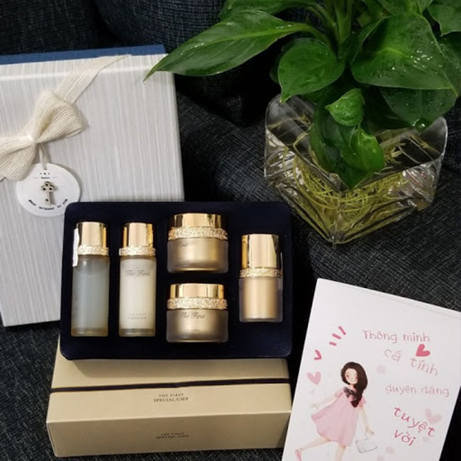 Phát hiện bộ mỹ phẩm cùng chiếc váy hàng hiệu chồng giấu kín, vợ âm thầm điều tra nhưng không ra dấu vết và tin nhắn của người quen thuộc hé lộ tất cả-1