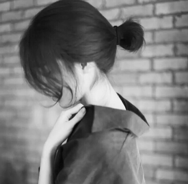 Phát hiện bộ mỹ phẩm cùng chiếc váy hàng hiệu chồng giấu kín, vợ âm thầm điều tra nhưng không ra dấu vết và tin nhắn của người quen thuộc hé lộ tất cả-3