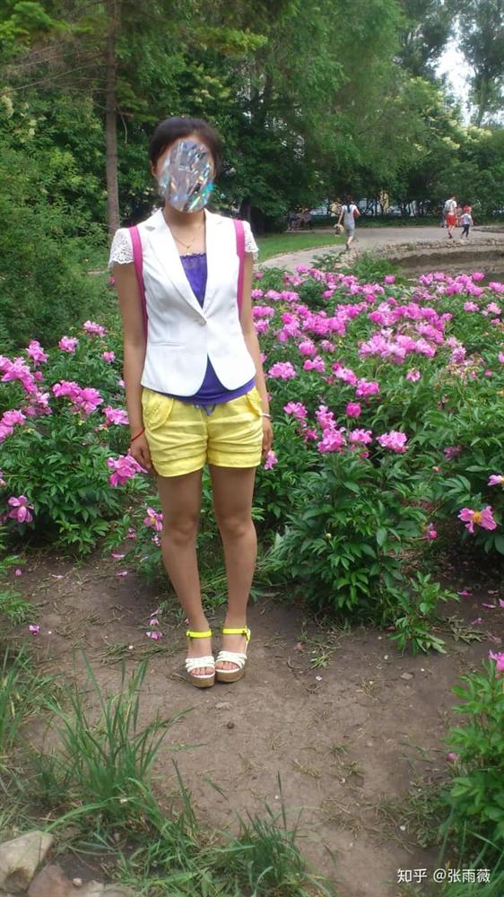 Cười ngất trước mốt thời trang cực phèn của chị em cách đây 10 năm-9