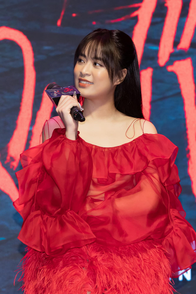 Bất ngờ trước khoảnh khắc lộ nhan sắc thật trong ảnh chưa qua photoshop của Hoàng Thùy Linh-1