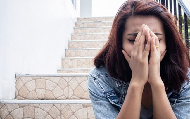 Vừa giơ que thử thai 2 vạch với mẹ chồng, bà lập tức dẫn tôi đến gặp người phụ nữ bí ẩn, hé lộ toan tính ghê gớm đằng sau-1