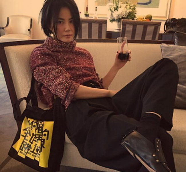 Ngắm loạt ảnh này của Vương Phi, netizen phải thốt lên: Chả trách Tạ Đình Phong mê muội đến vậy”-6