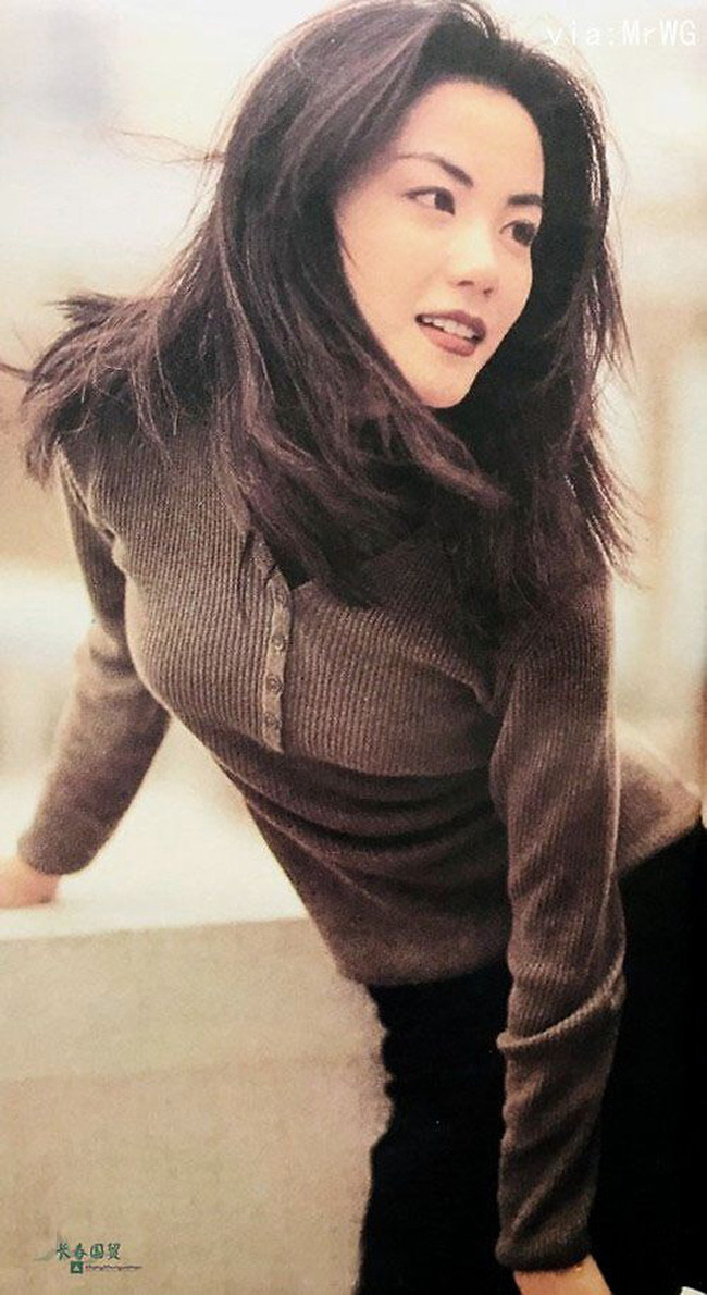 Ngắm loạt ảnh này của Vương Phi, netizen phải thốt lên: Chả trách Tạ Đình Phong mê muội đến vậy”-5